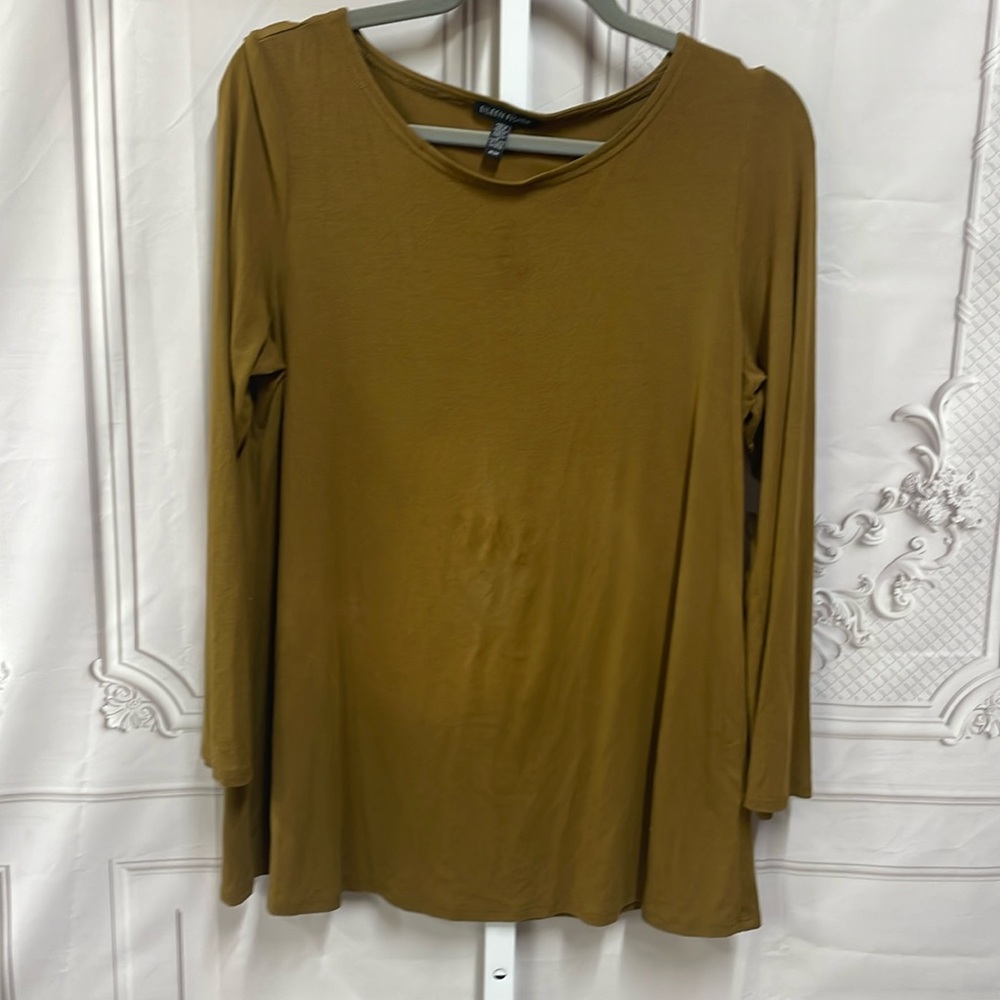Eileen Fisher scoop neck with flare bottom and sleeve medium top